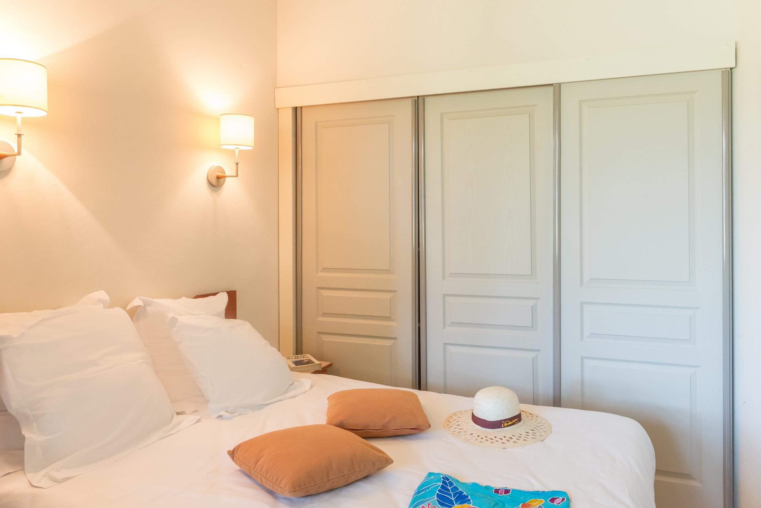 Sowell Hotels Ardeche Grospierres Exteriör bild