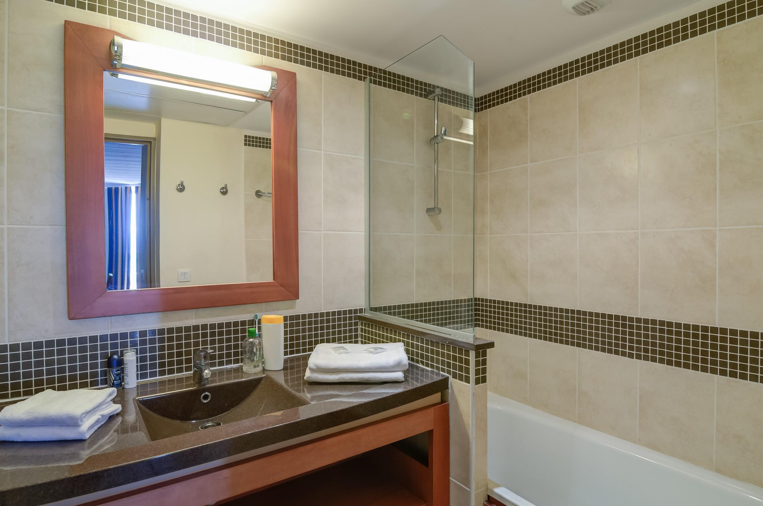 Sowell Hotels Ardeche Grospierres Exteriör bild
